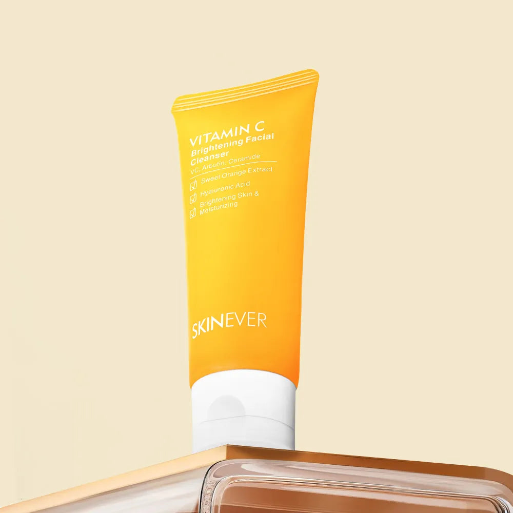 SKINEVER Vitamin C Whitening Facial Cleanser